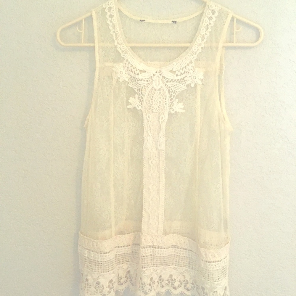 Lace Sleeveless blouse